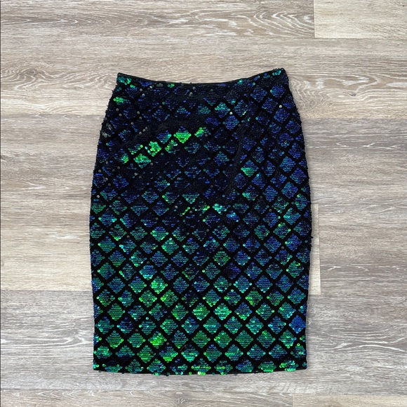 SHEIN Black and Green Sequin Pencil Skirt - Picture 1 of 4